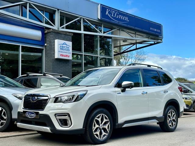 Subaru Forester 2.0i e-Boxer XE 5dr Lineartronic Estate Petrol/Electric Hybrid WHITE